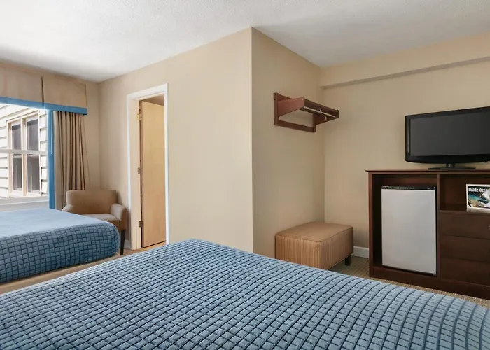 Hotel Harrison Hall 2*