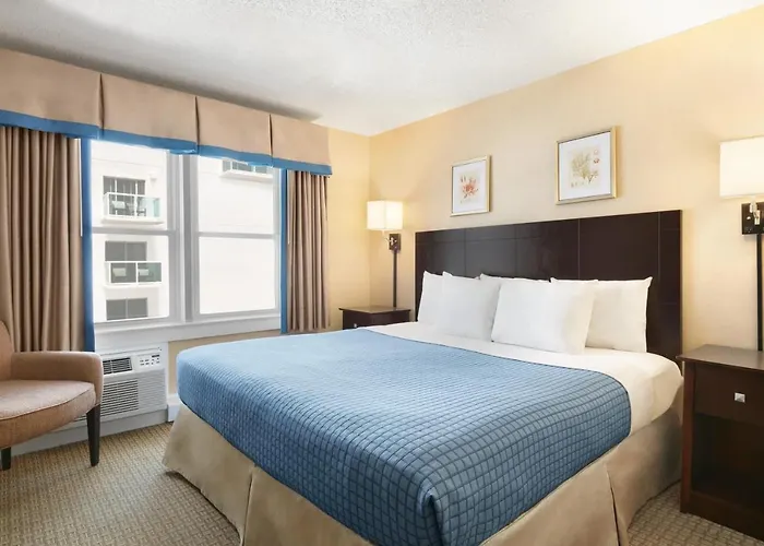 Harrison Hall Hotel 2*